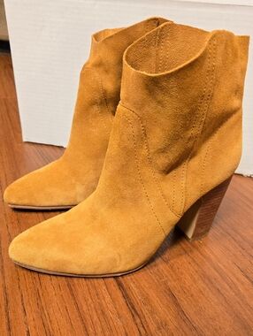 Vince Camuto Creestal Leather Ankle Boots Brown Size 7/37.5 Womens